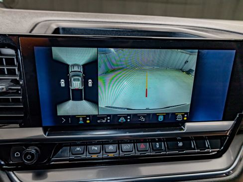 Used 2023 Chevrolet Silverado 1500 High Country w/ Technology Package image 23