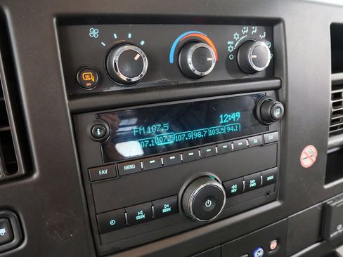 Used 2022 GMC Savana 2500 Extended RWD image 27