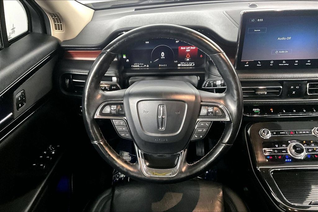 Used 2023 Lincoln Nautilus Reserve FWD image 5
