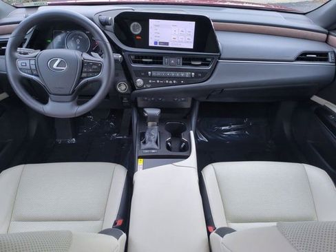 Used 2025 Lexus ES 300h w/ Premium Package image 29