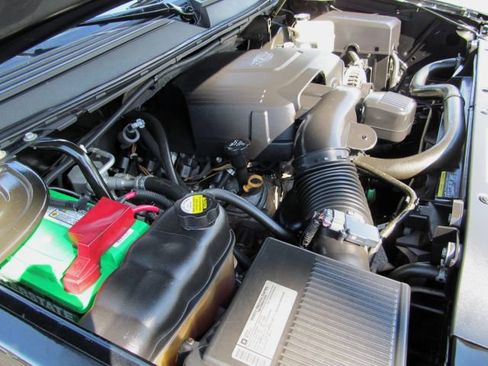 Used 2011 Cadillac Escalade EXT image 13