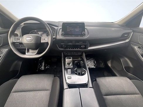 Used 2025 Nissan Rogue SV image 15