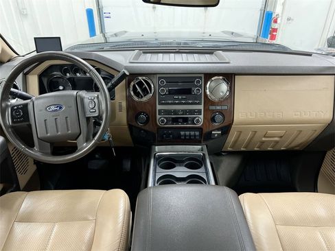 Used 2011 Ford F350 Lariat w/ Lariat Interior Pkg image 5