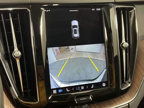 Used 2023 Volvo XC60 B5 Plus w/ Protection Package Premier image 22