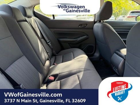 Used 2025 Nissan Altima 2.5 SV FWD image 8