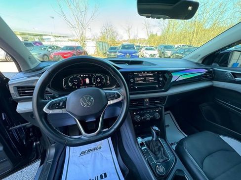 Used 2022 Volkswagen Taos SEL image 17