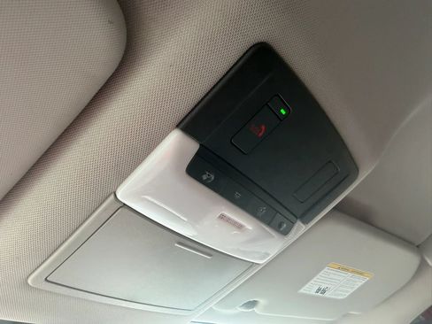 Used 2022 Nissan Rogue SV FWD image 40