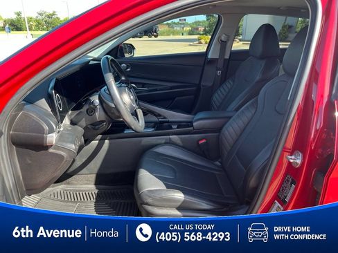 Used 2022 Hyundai Elantra Limited FWD image 25