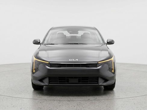 Used 2025 Kia K4 FWD image 2