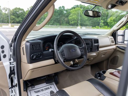 Used 2005 Ford Excursion Eddie Bauer AWD/4WD image 18