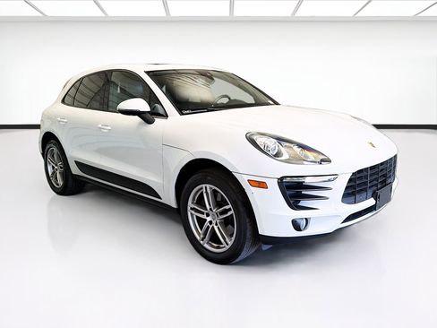 Used 2018 Porsche Macan AWD/4WD image 3