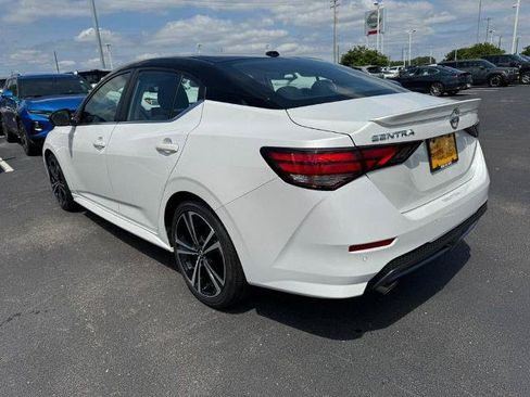 Certified 2023 Nissan Sentra SR FWD image 5