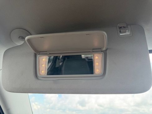 Used 2020 Chevrolet Traverse LT FWD image 23