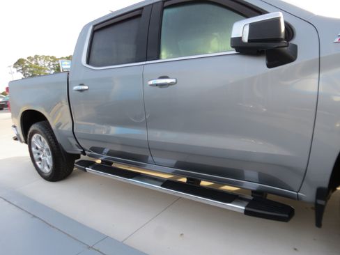 Used 2025 Chevrolet Silverado 1500 LTZ w/ Technology Package AWD/4WD image 11