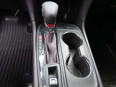 Used 2022 Chevrolet Equinox RS w/ RS Leather Package FWD image 17