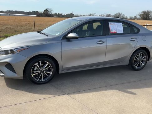 Used 2024 Kia Forte LXS image 5