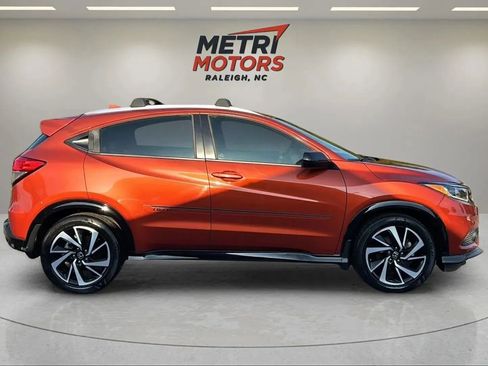 Used 2020 Honda HR-V Sport image 3
