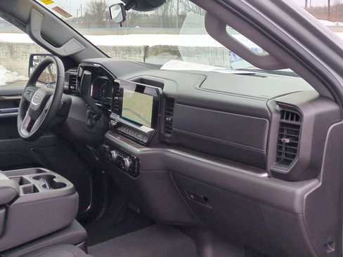 Used 2025 GMC Sierra 1500 Elevation image 21
