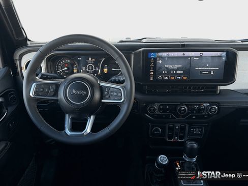 Used 2025 Jeep Wrangler Unlimited Sahara AWD/4WD image 11