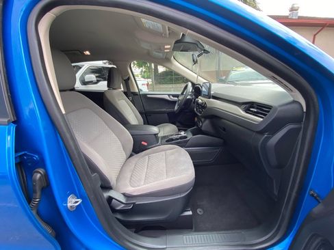 Used 2020 Ford Escape SE image 32