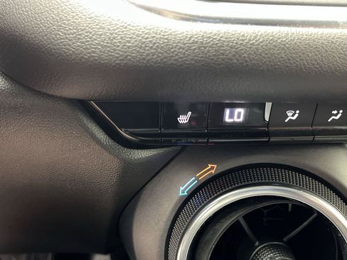 Used 2021 Chevrolet Blazer LT AWD/4WD image 22