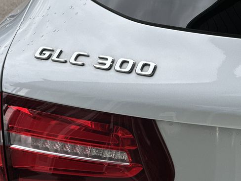 Certified 2018 Mercedes-Benz GLC 300 4MATIC image 29