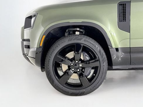 Used 2026 Land Rover Defender 110 X-Dynamic SE AWD/4WD image 27