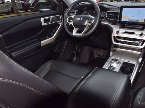 Used 2023 Ford Explorer XLT w/ Equipment Group 202A image 16