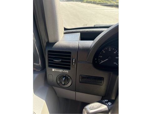 Used 2018 Mercedes-Benz Sprinter 2500 image 18