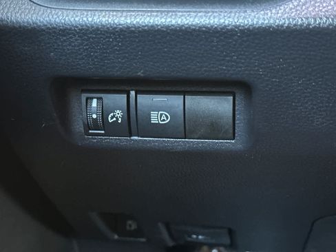 Used 2019 Toyota RAV4 LE AWD/4WD image 29