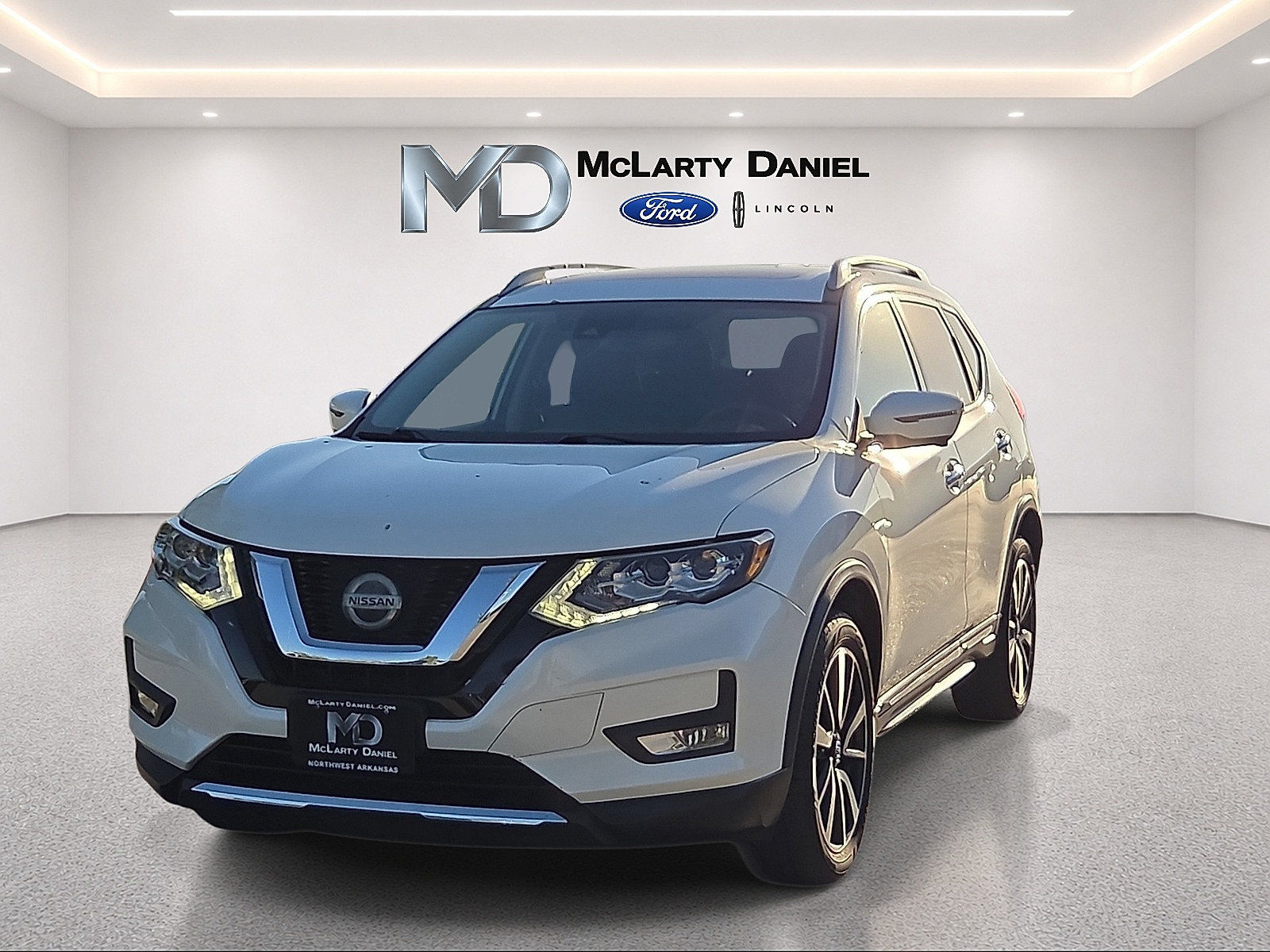 Used 2020 Nissan Rogue SL w/ Premium Package AWD/4WD image 2