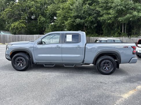 Used 2025 Nissan Frontier PRO-4X AWD/4WD image 2