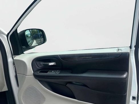 Used 2013 Dodge Grand Caravan SE FWD image 11