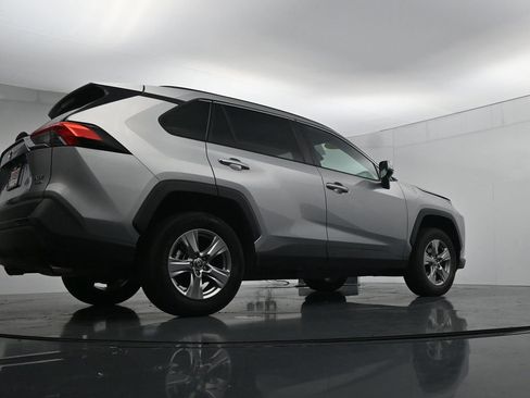 Used 2024 Toyota RAV4 XLE AWD/4WD image 38