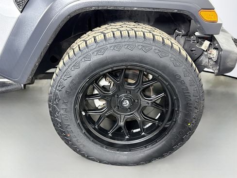 Used 2018 Jeep Wrangler Unlimited Sport S image 32