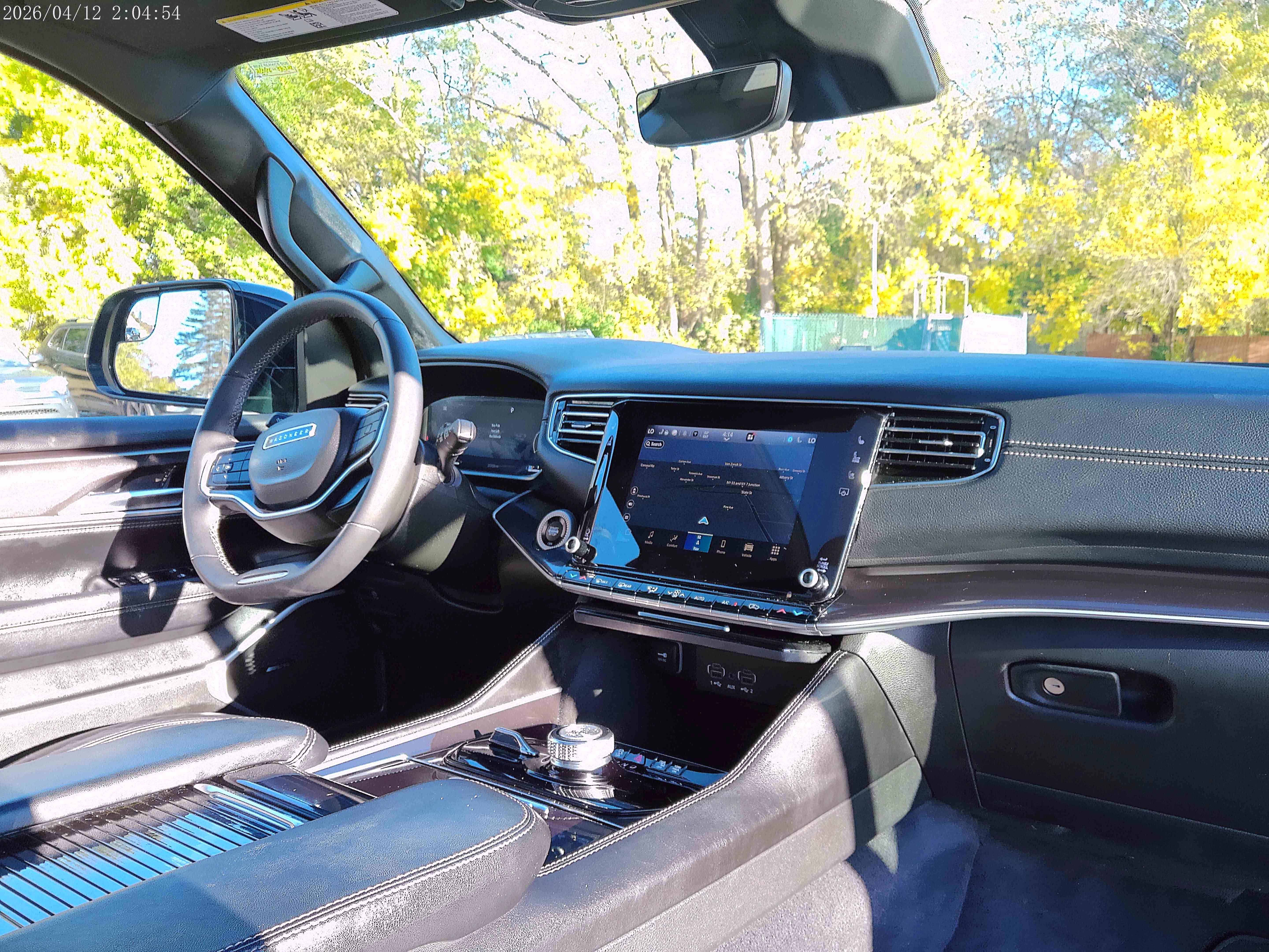 Used 2023 Jeep Wagoneer 4WD w/ Premium Group I image 24
