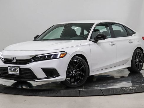 Used 2024 Honda Civic Sport image 1