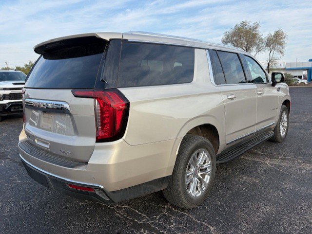 Used 2022 GMC Yukon XL SLT w/ SLT Luxury Package RWD image 7