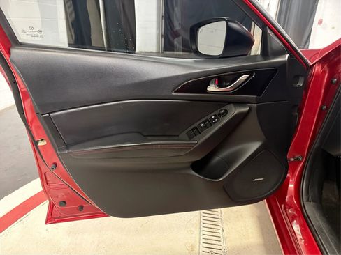 Used 2015 MAZDA MAZDA3 s Touring image 23