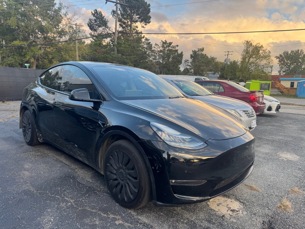 Used 2021 Tesla Model Y Long Range AWD/4WD image 1