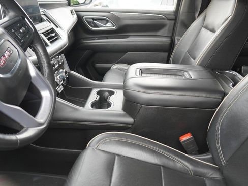 Used 2021 GMC Yukon SLT w/ SLT Luxury Plus Package image 9