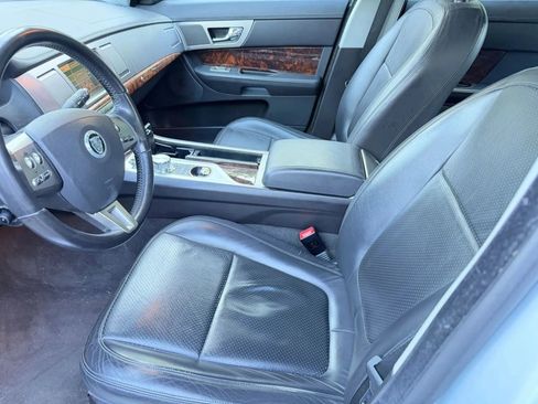 Used 2011 Jaguar XF Premium RWD image 7