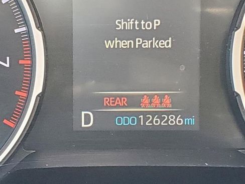 Used 2020 Toyota RAV4 XLE image 33