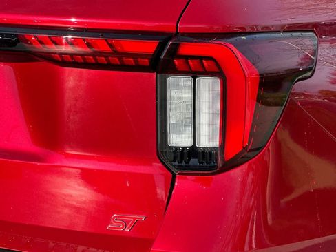 Certified 2025 Ford Explorer ST image 28