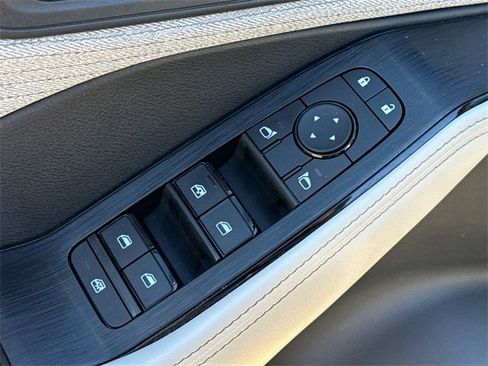 Certified 2022 Nissan Rogue SV image 20