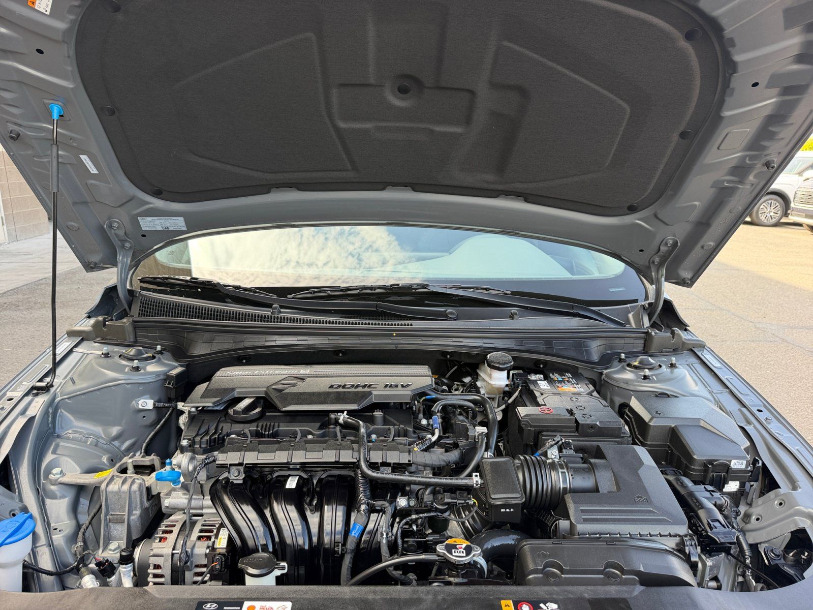 Certified 2025 Hyundai Elantra SE FWD image 22