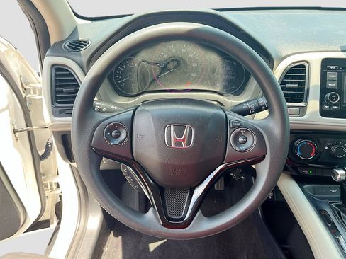 Used 2021 Honda HR-V LX image 11