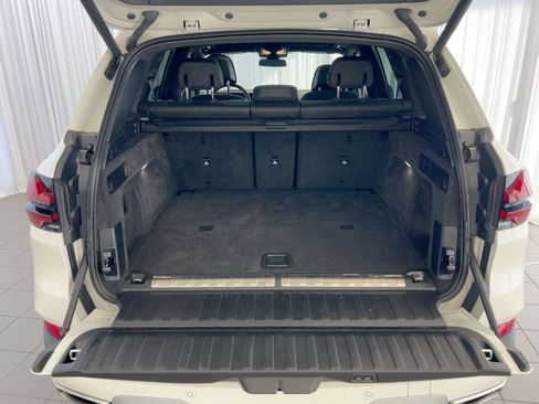 Used 2025 BMW X5 xDrive50e image 32