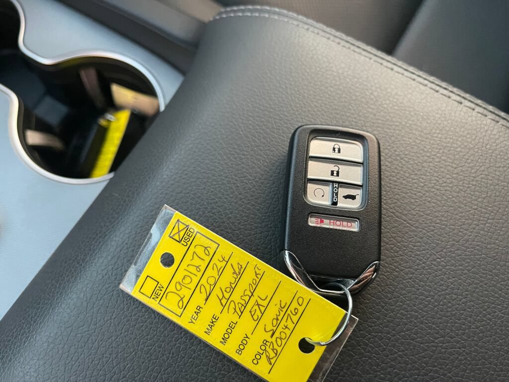 Certified 2024 Honda Passport EX-L image 4