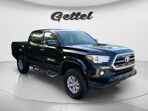 Used 2017 Toyota Tacoma SR5 w/ Tow Package RWD image 3